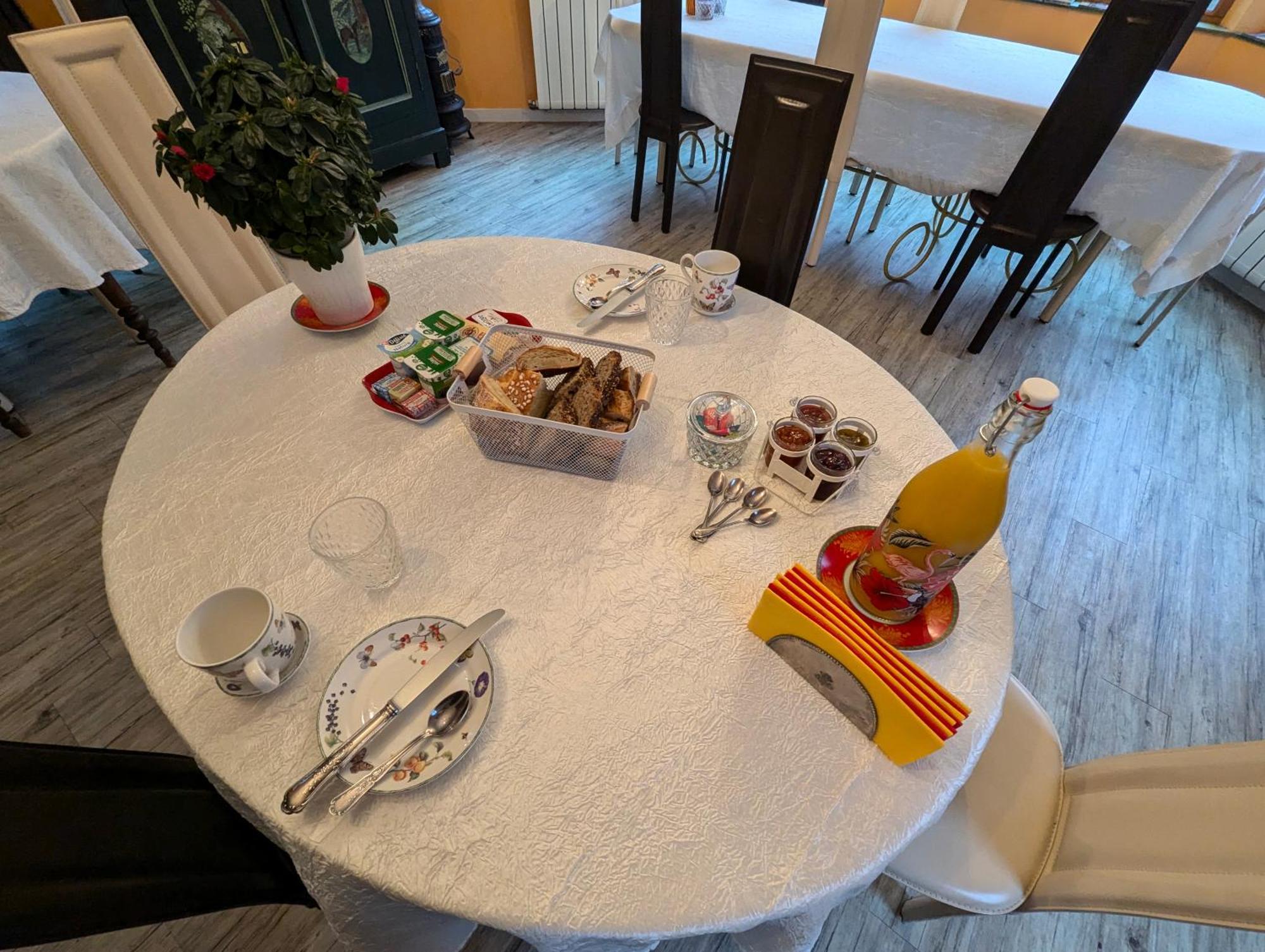엉부와스 르 마누아 드 라 매죵 블랑쉬 B&B 외부 사진